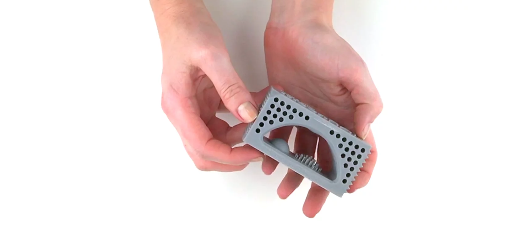 Print complex geometry with the new MoonRay desktop 3D printer